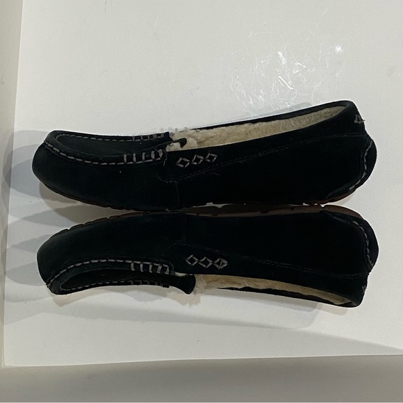 UGG Ansley Women’s 7.5 Black Suede Shearling Moccasin Slippers - Picture 4 of 10